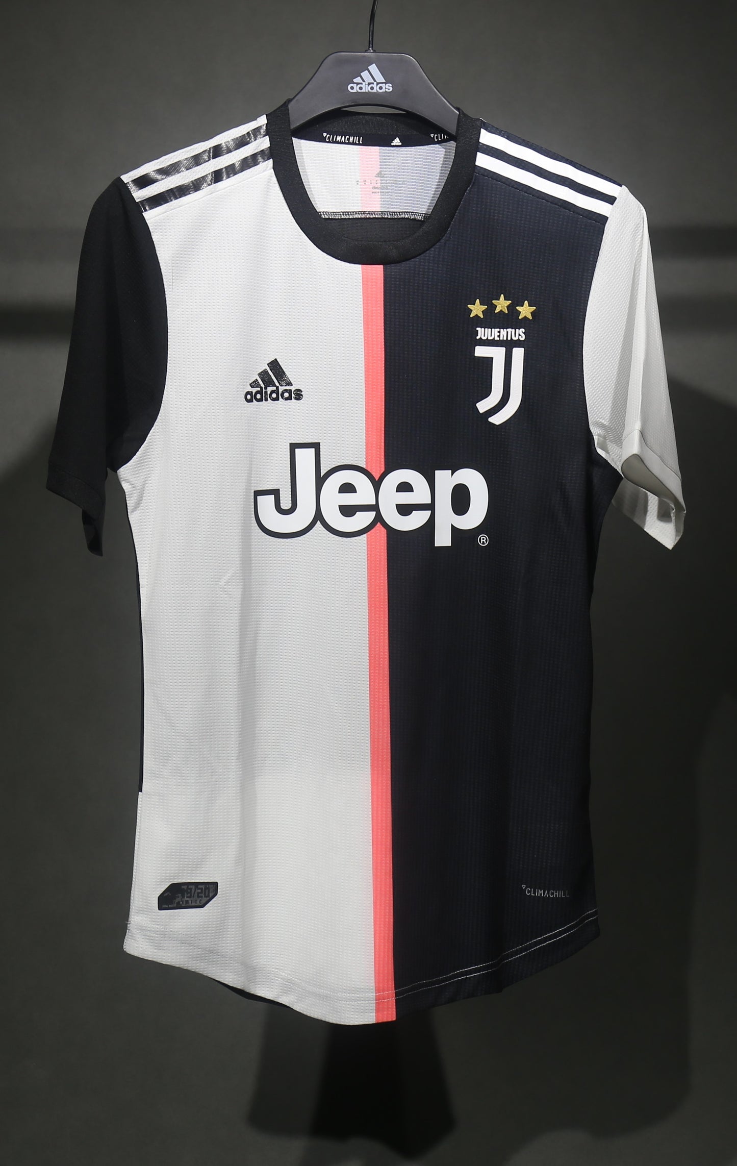 RONALDO - JUVENTUS 19/20 LOCAL