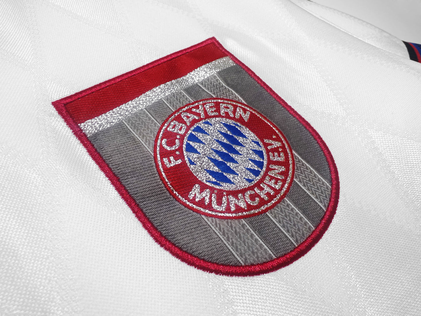 BAYERN MUNICH 96/98 VISITA