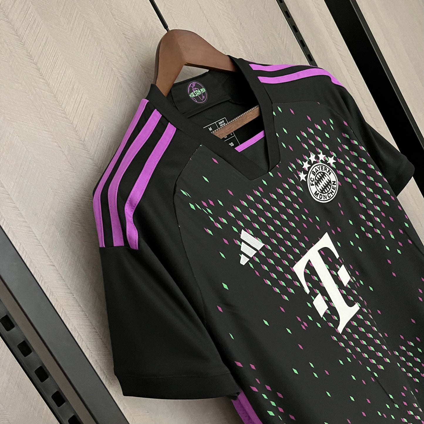 BAYERN MUNICH 23/24 VISITA