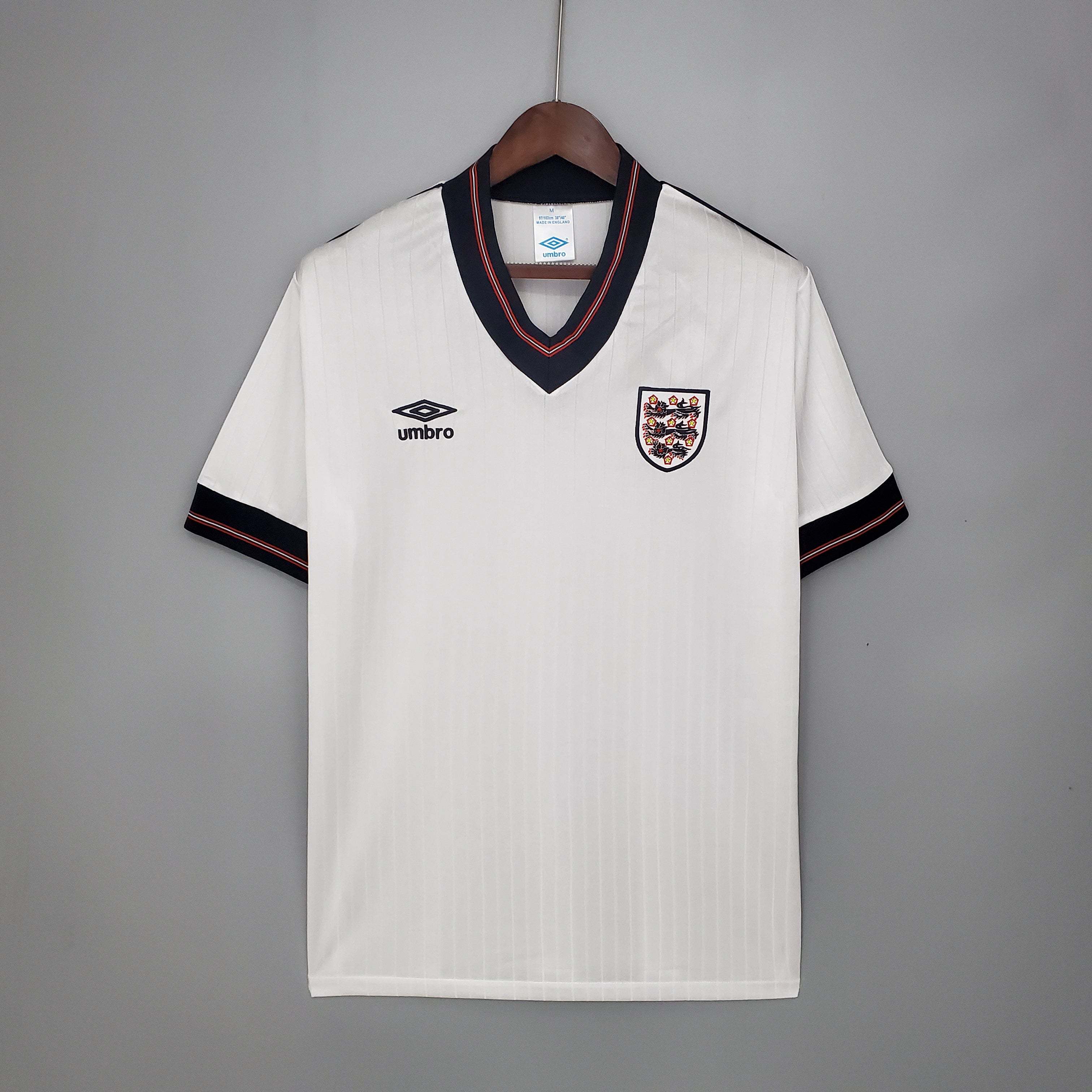 INGLATERRA 84-87 LOCAL