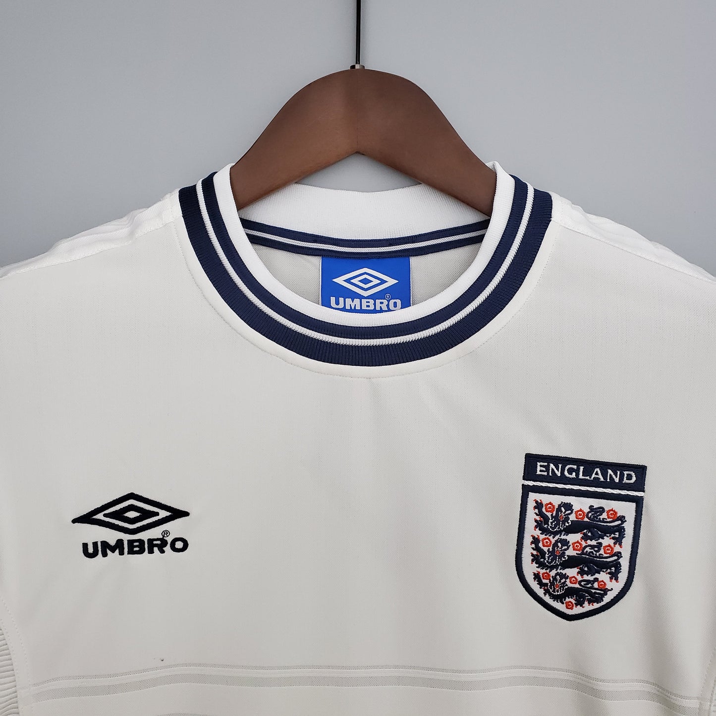 INGLATERRA 2000 LOCAL