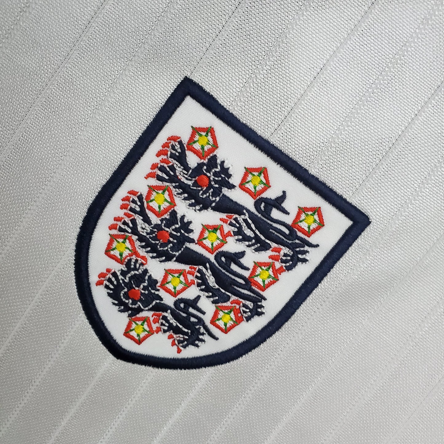 INGLATERRA 84-87 LOCAL