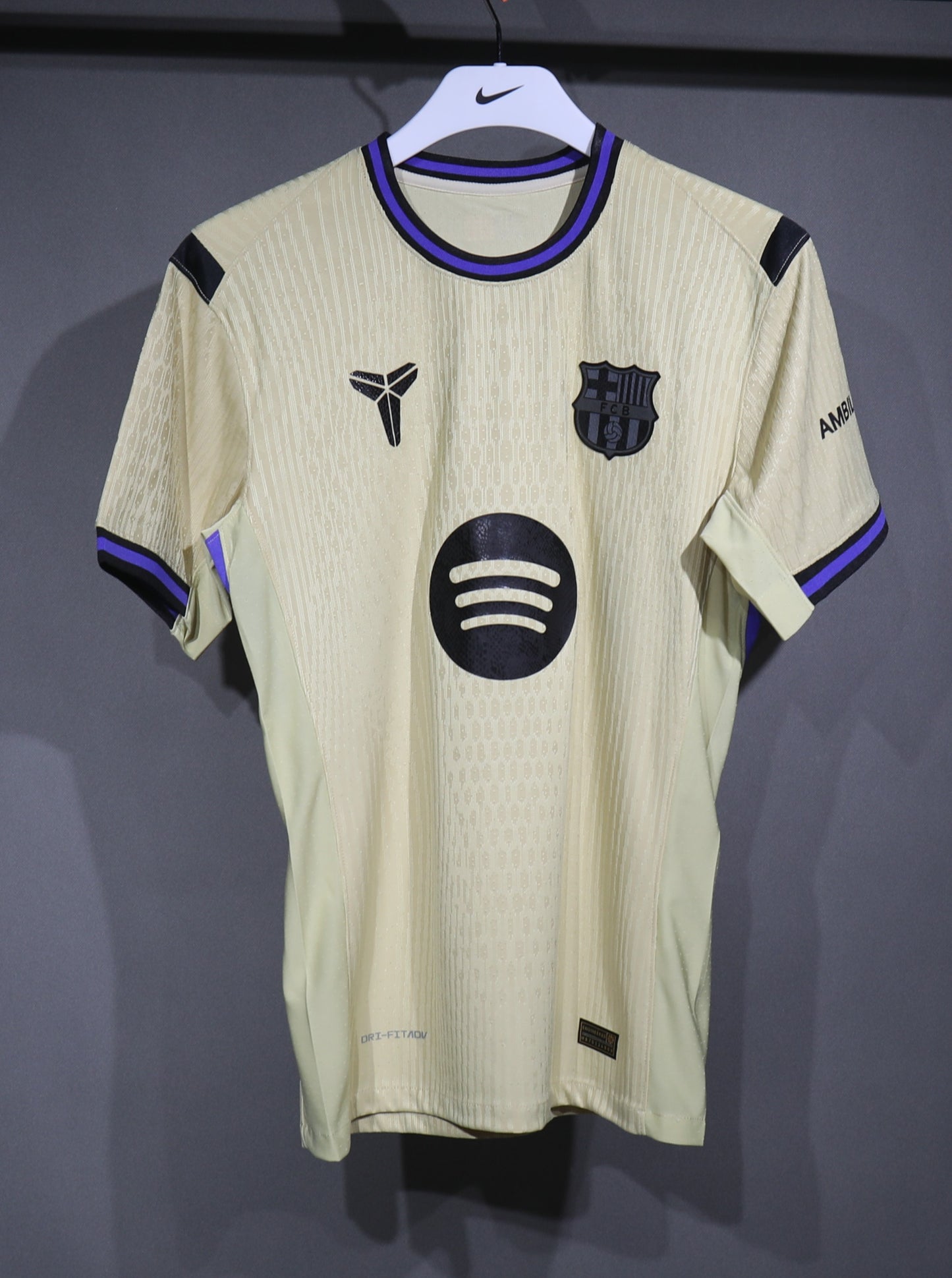 BARCELONA x KOBE 25/26 VISITA