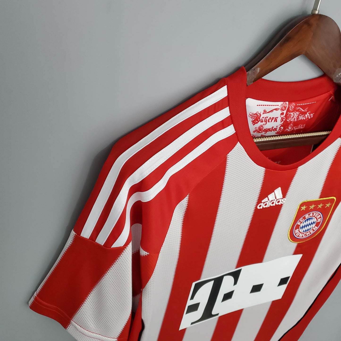 BAYERN MUNICH 10/11 LOCAL