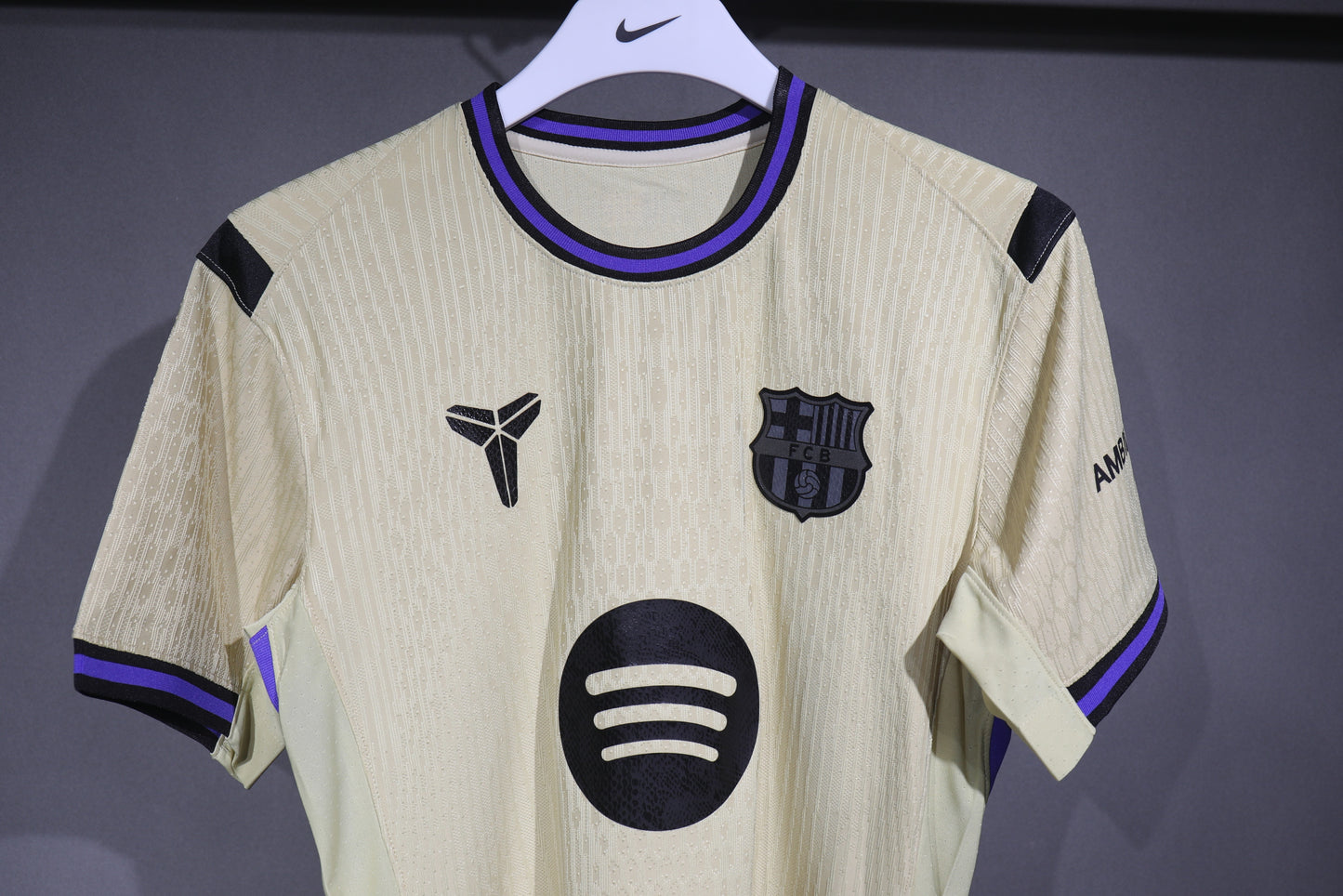 BARCELONA x KOBE 25/26 VISITA