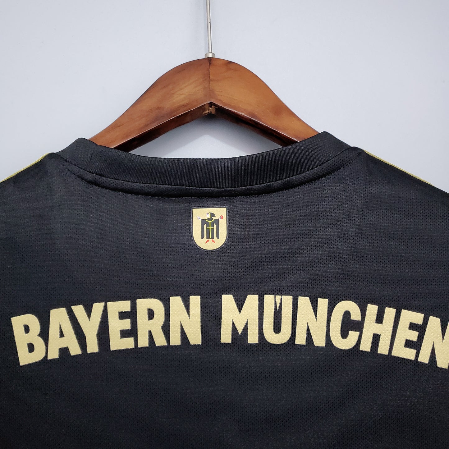 BAYERN MUNICH 21/22 VISITA