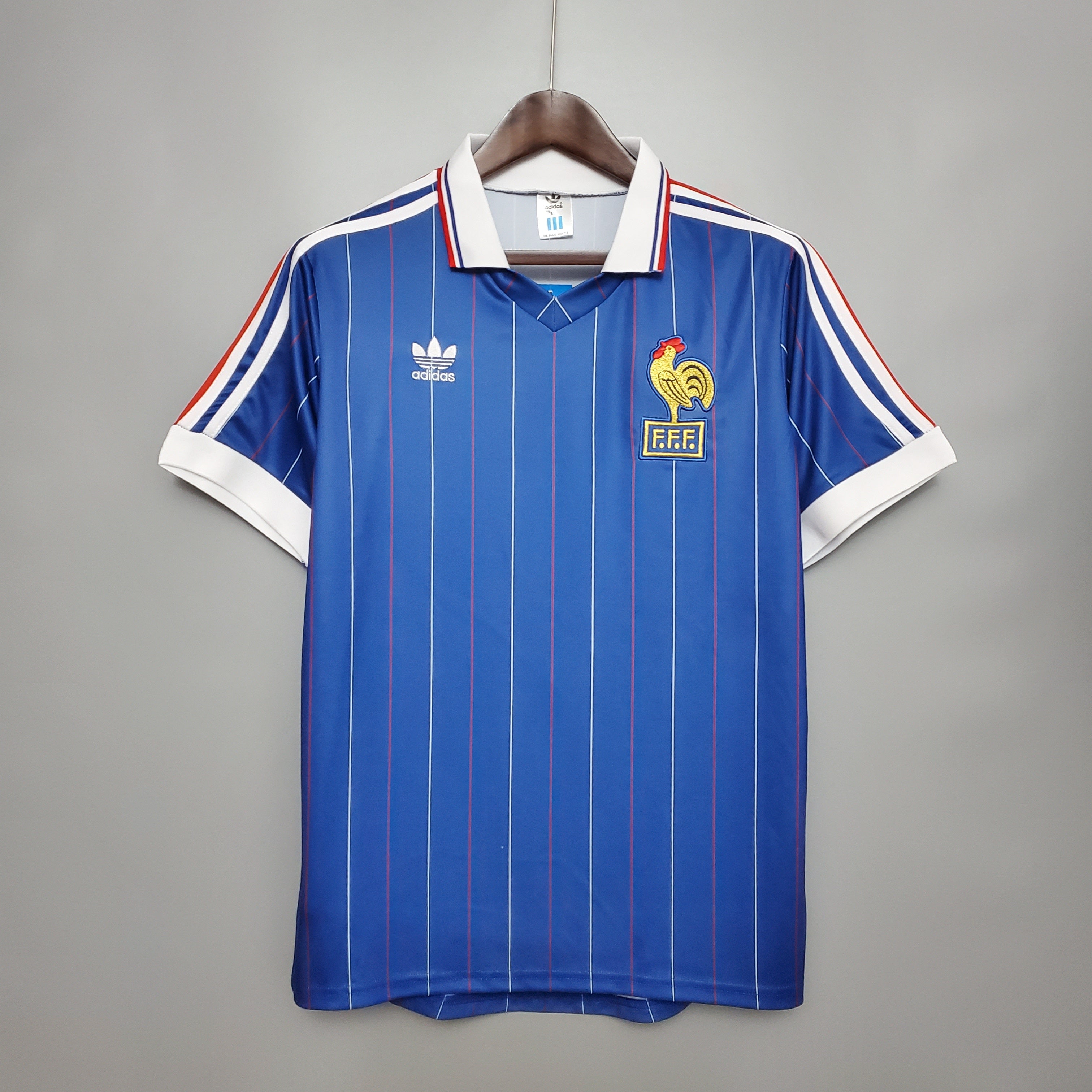 FRANCIA 82 LOCAL