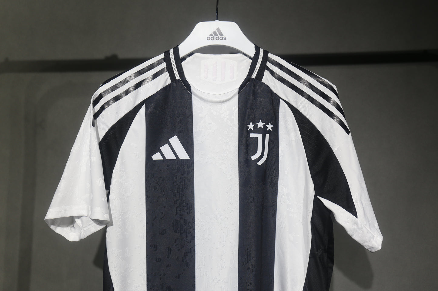 JUVENTUS 24/25 LOCAL