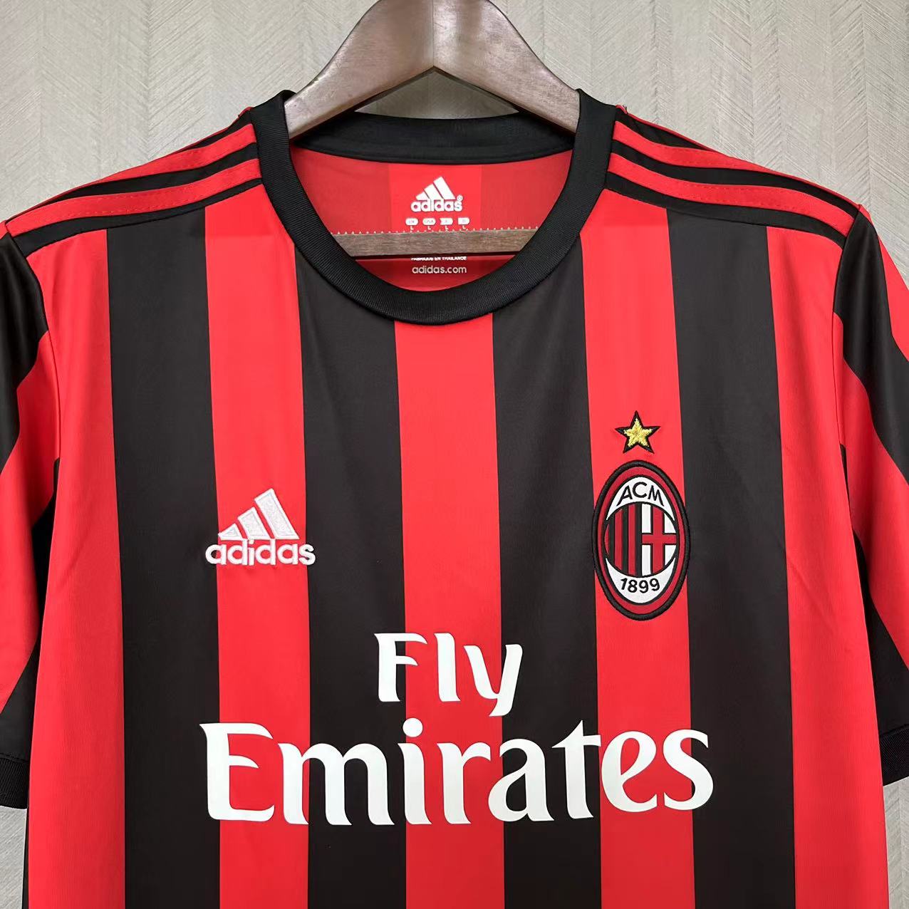 AC MILAN 17/18 LOCAL