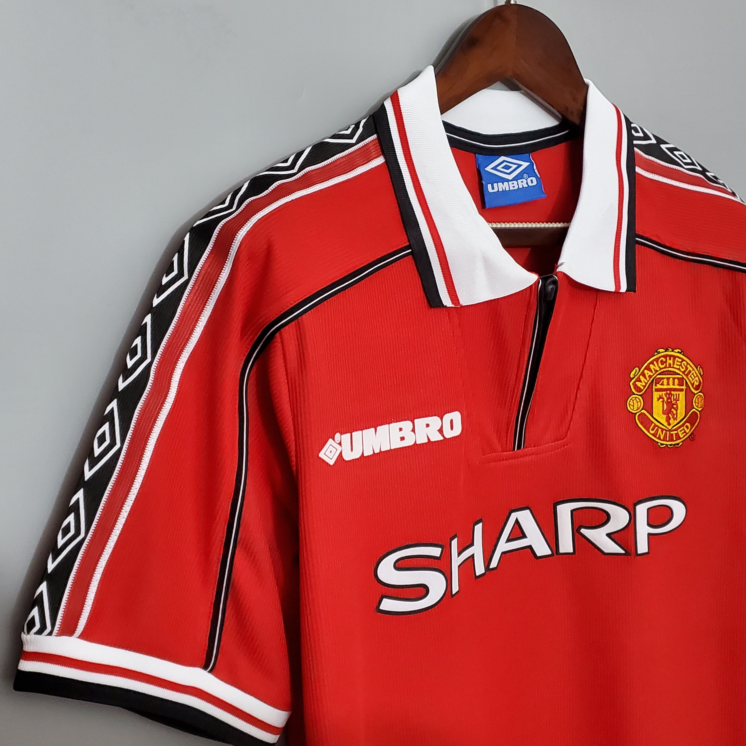 MANCHESTER UNITED 98/00 LOCAL
