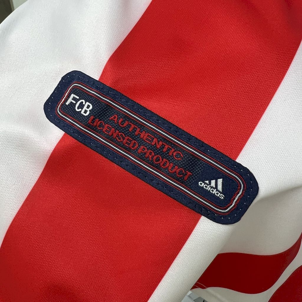 BAYERN MUNICH 00/02 VISITA