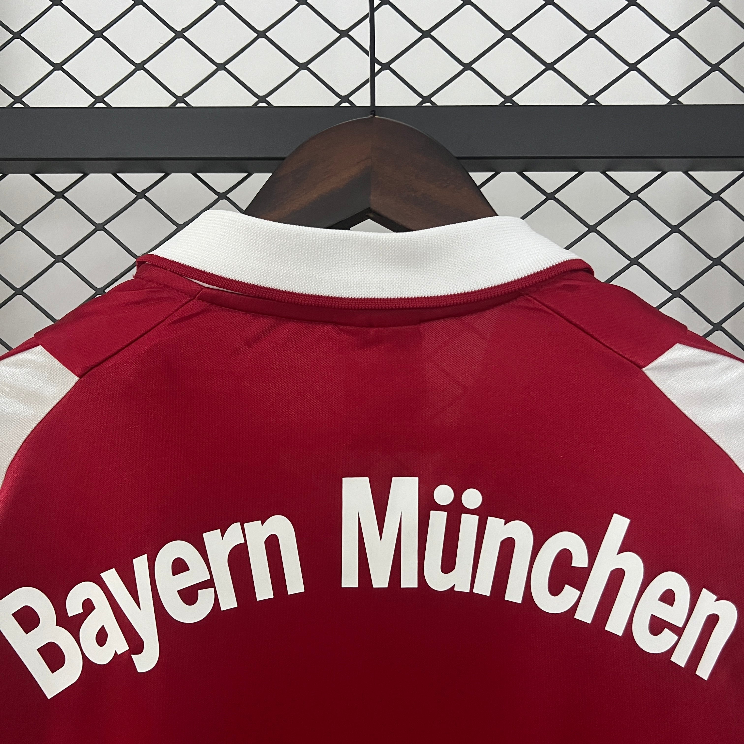 BAYERN MUNICH 03/04 LOCAL