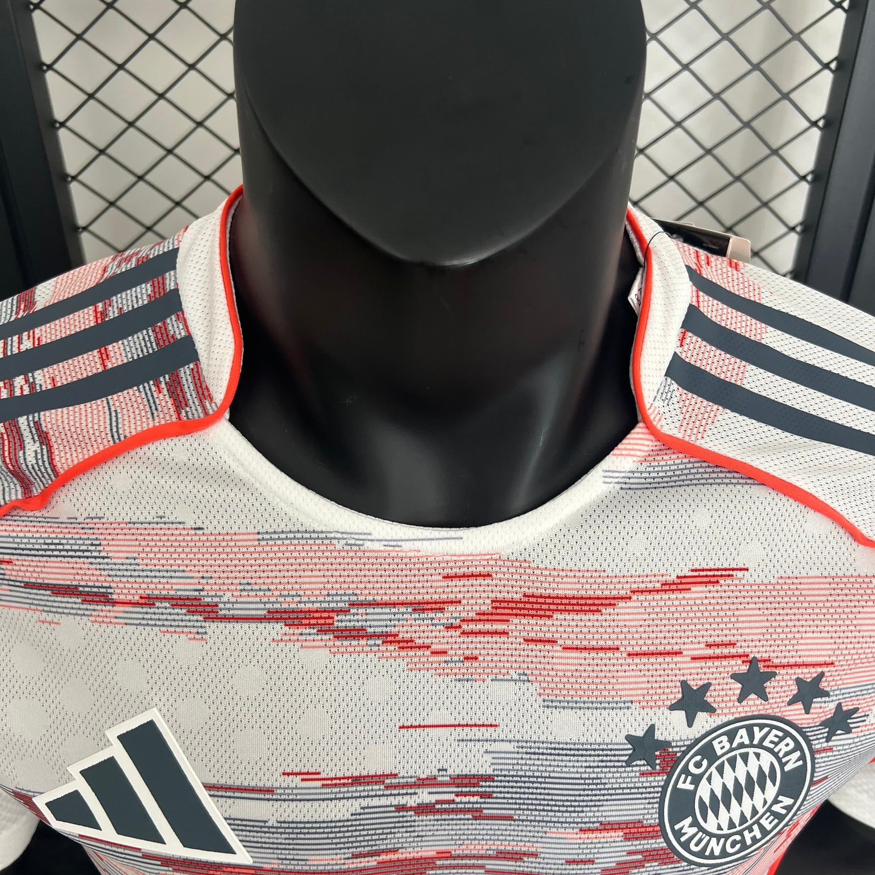 BAYERN MUNICH 25/26 VISITA