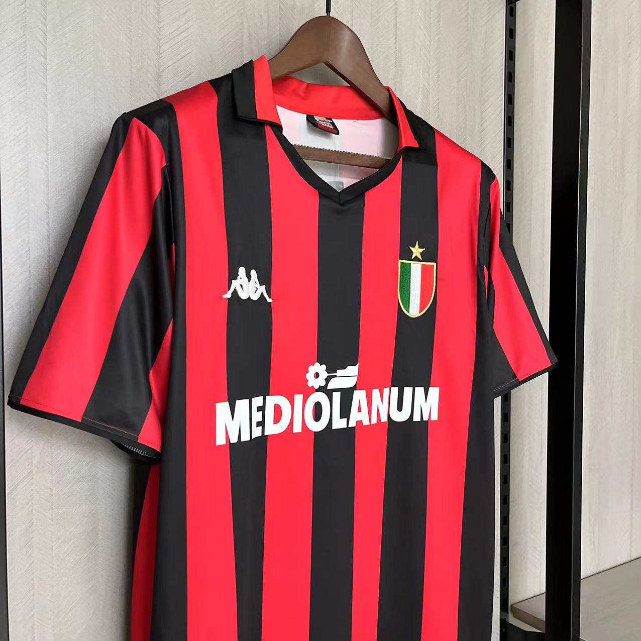 AC MILAN 88/89 LOCAL
