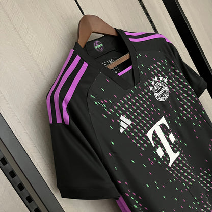 BAYERN MUNICH 23/24 VISITA