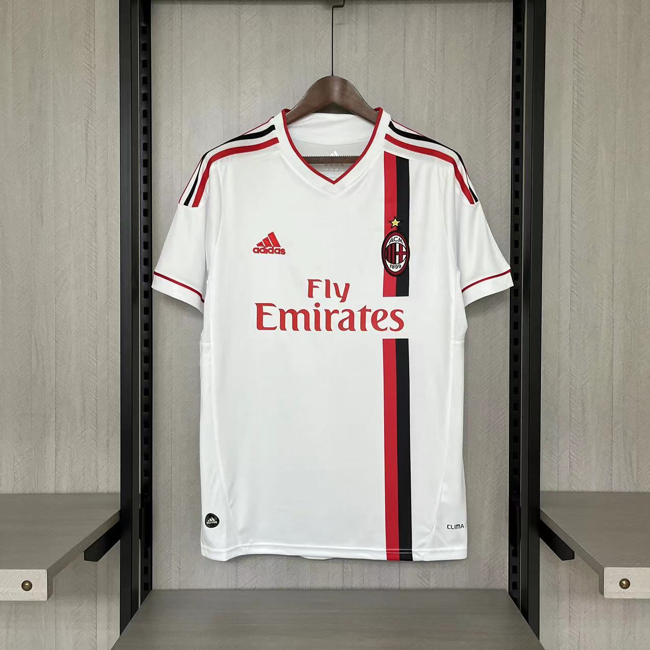 AC MILAN 11/12 VISITA