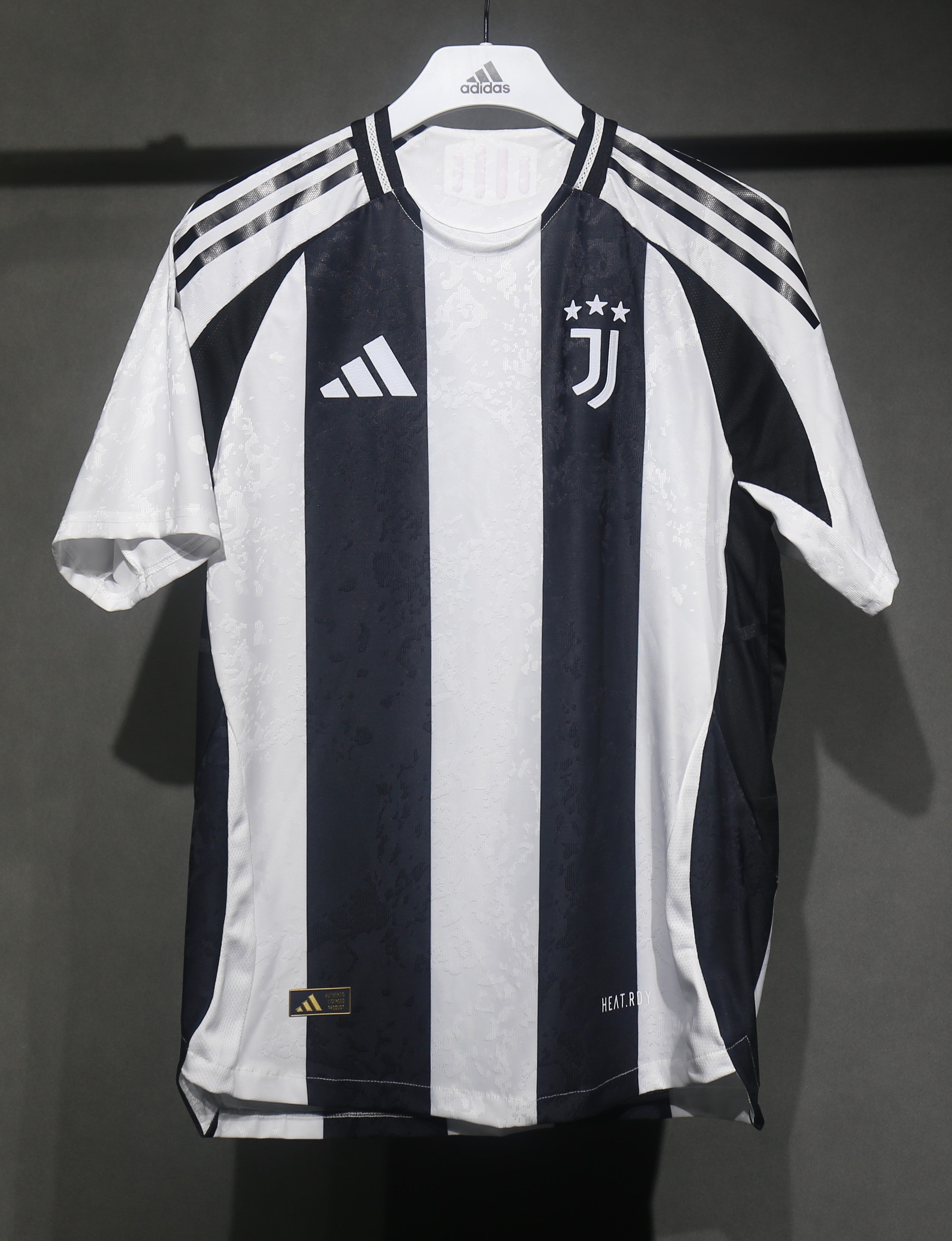JUVENTUS 24/25 LOCAL