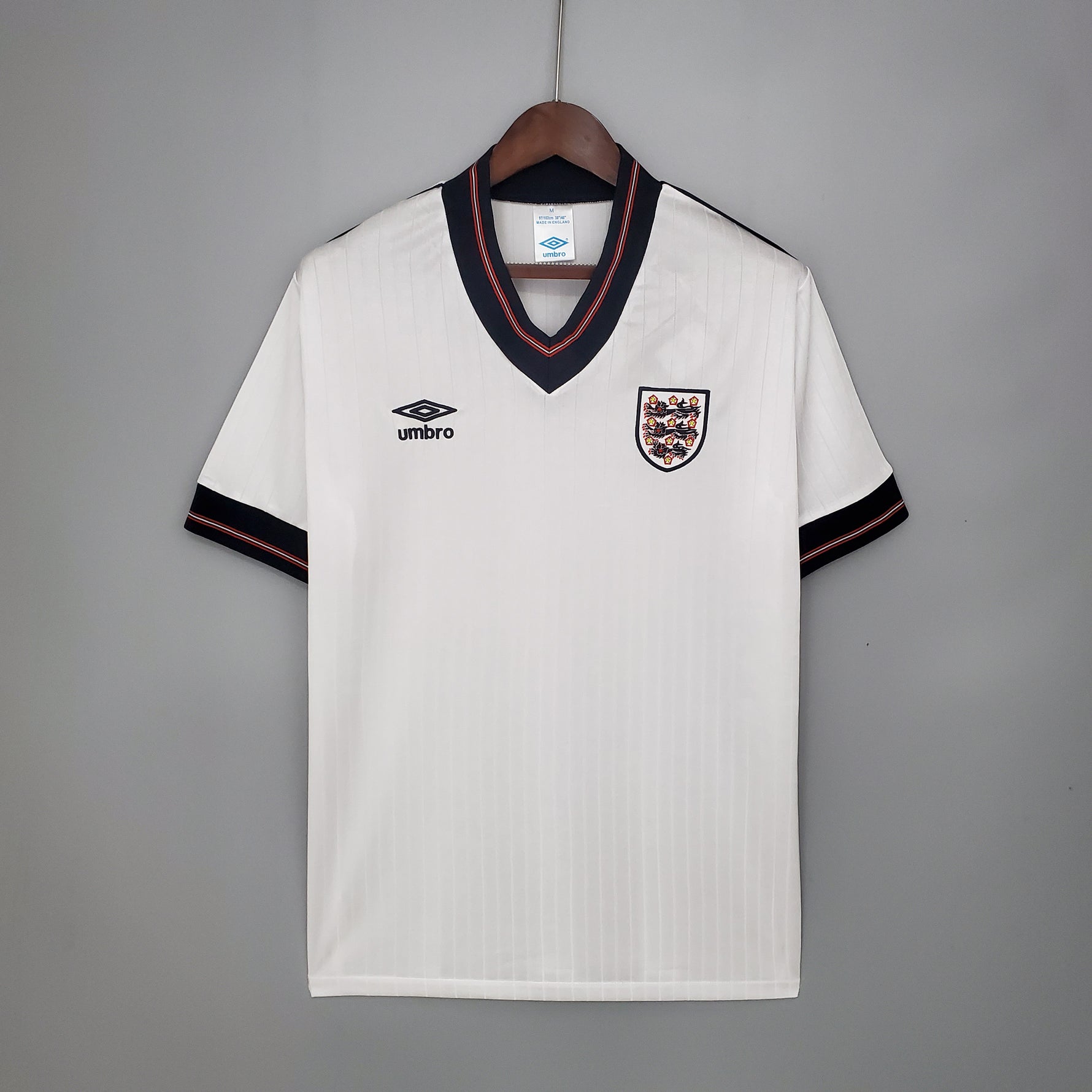 INGLATERRA 84-87 LOCAL