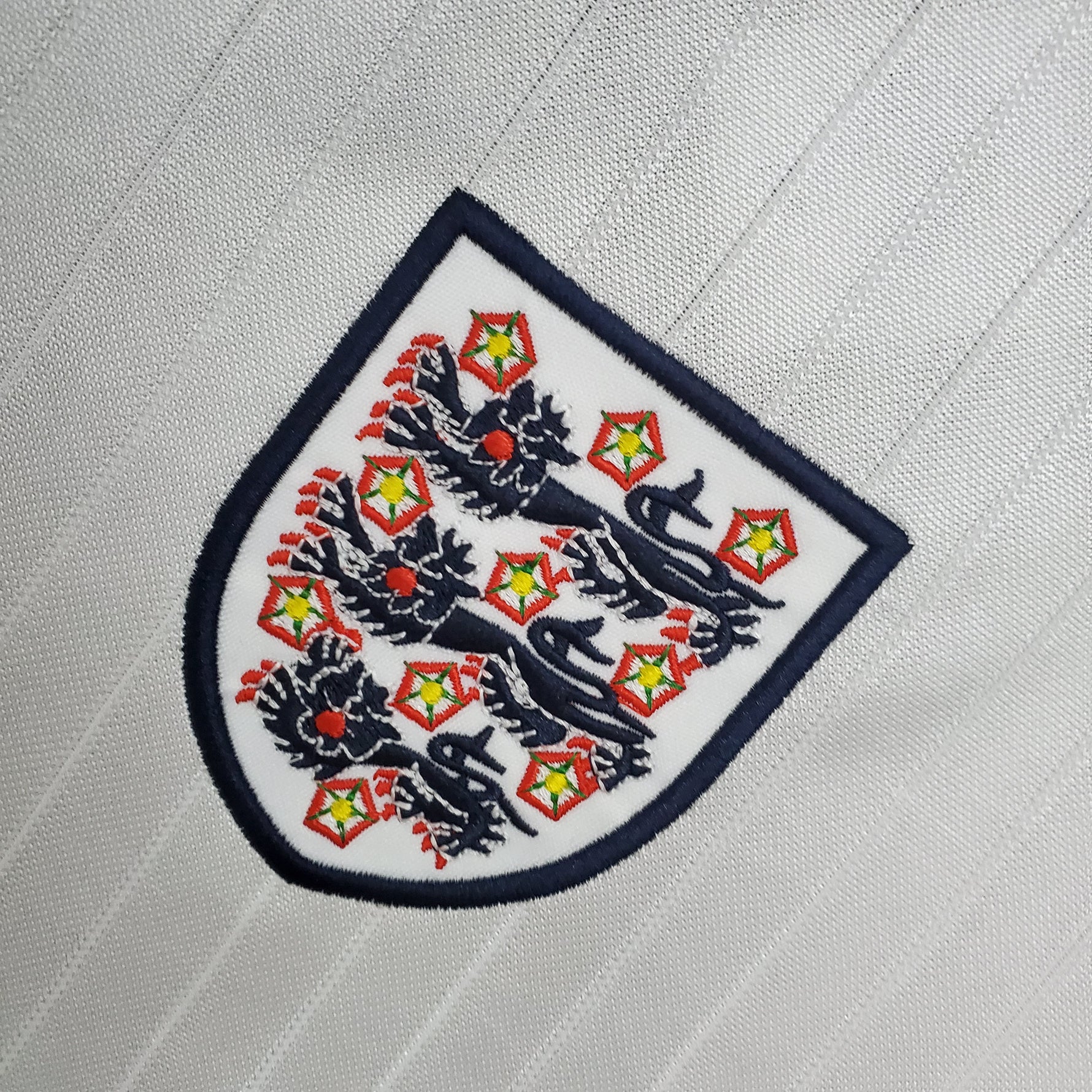 INGLATERRA 84-87 LOCAL