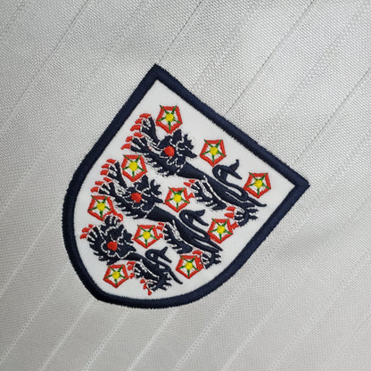 INGLATERRA 84-87 LOCAL