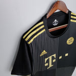 BAYERN MUNICH 21/22 VISITA