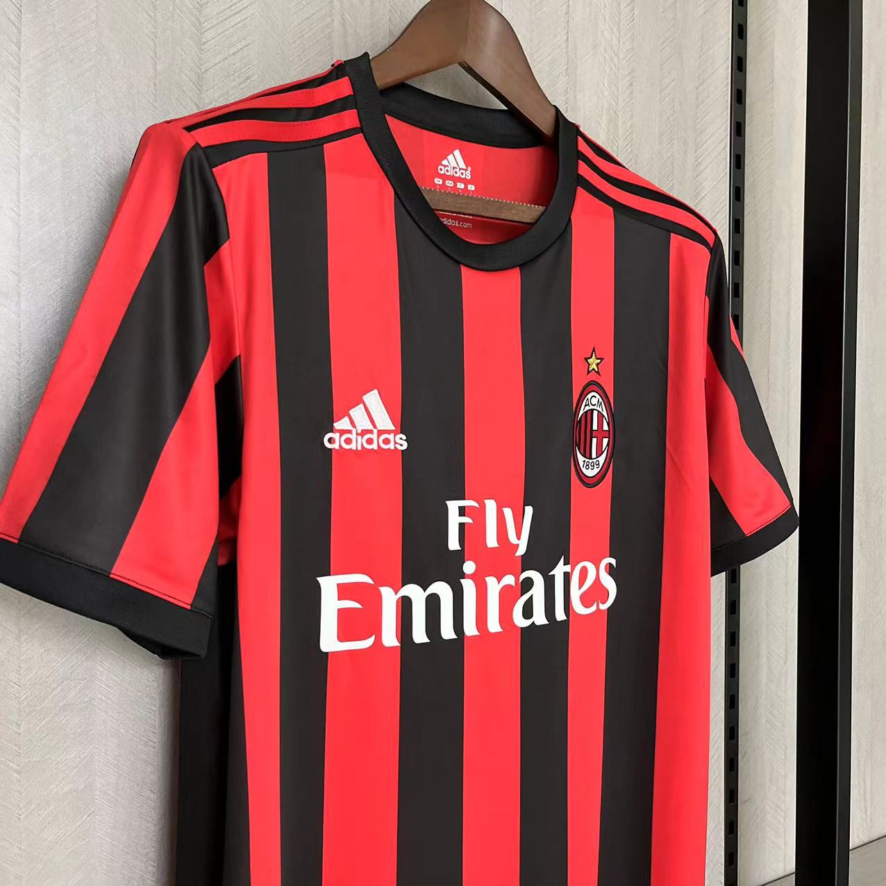 AC MILAN 17/18 LOCAL