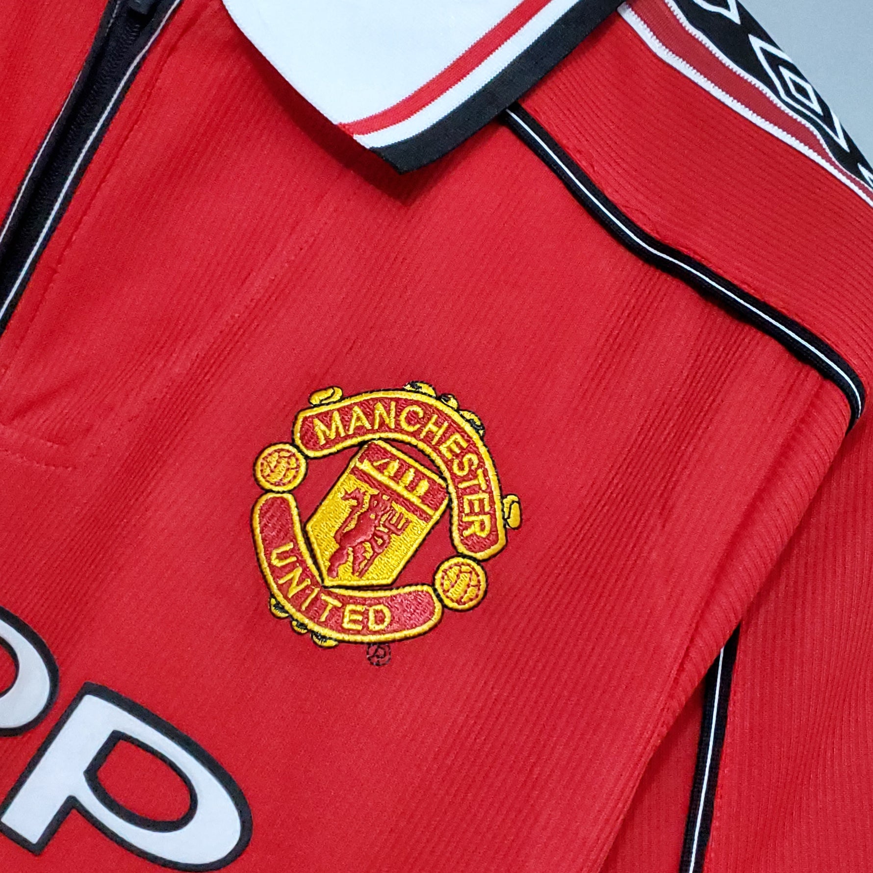 MANCHESTER UNITED 98/00 LOCAL