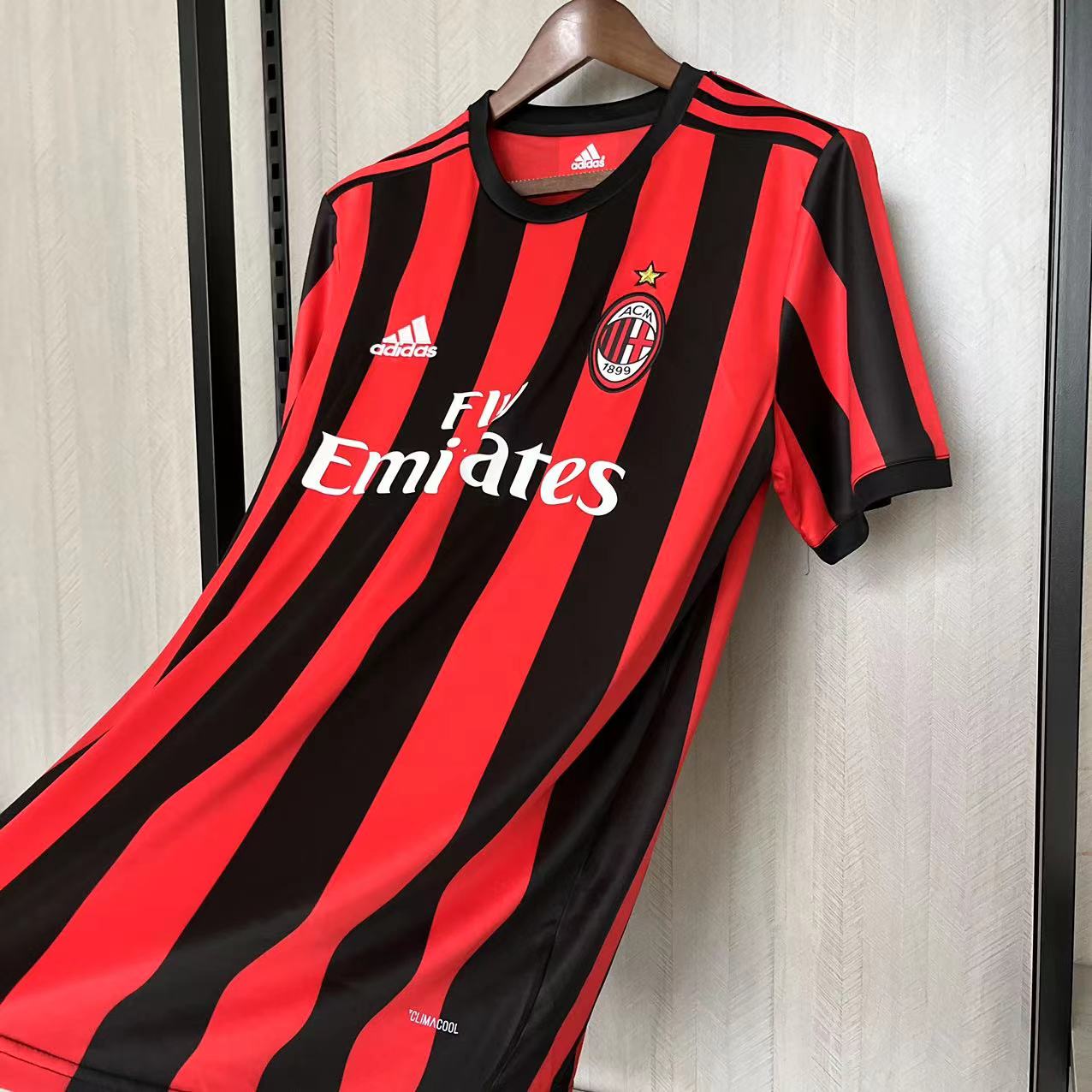 AC MILAN 17/18 LOCAL