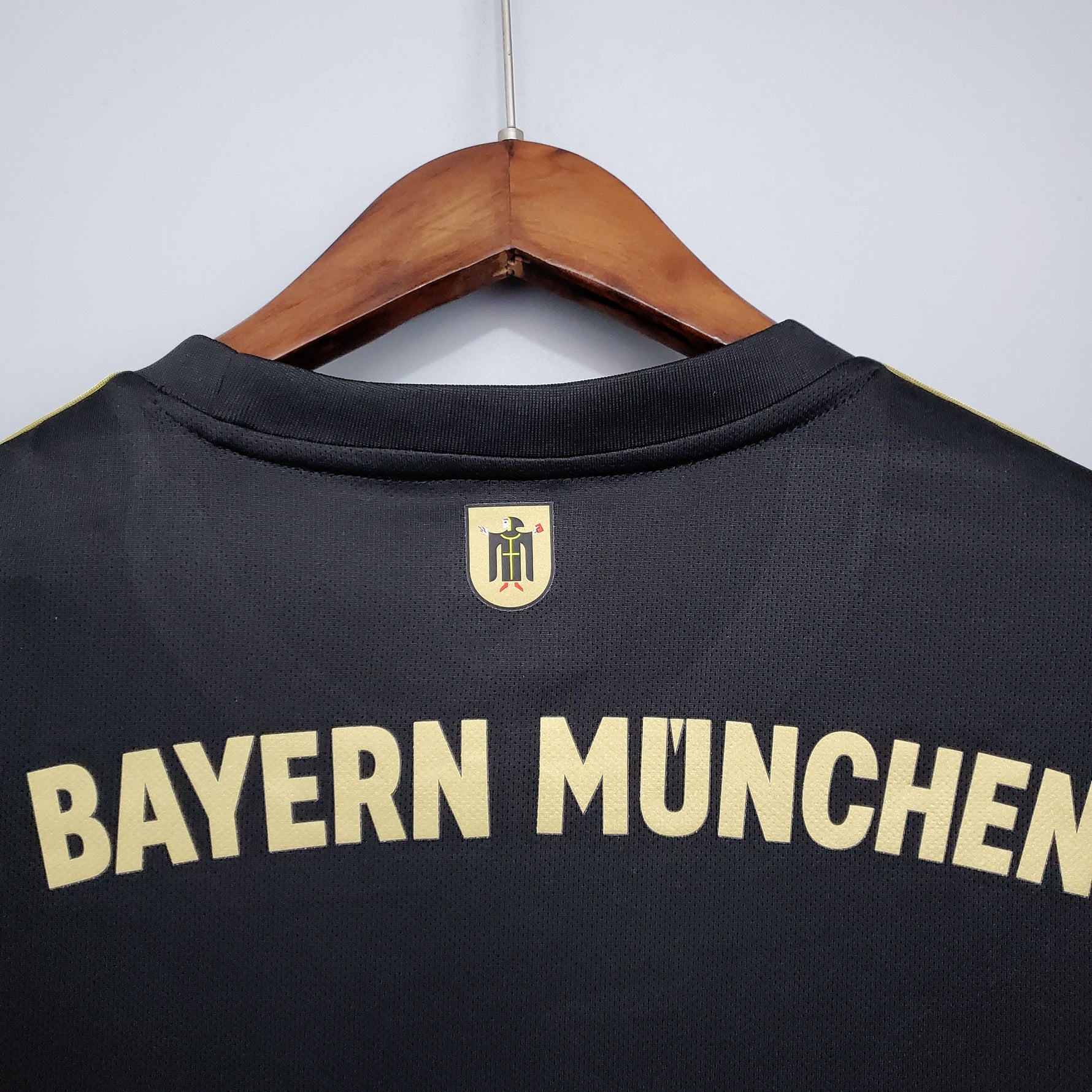 BAYERN MUNICH 21/22 VISITA