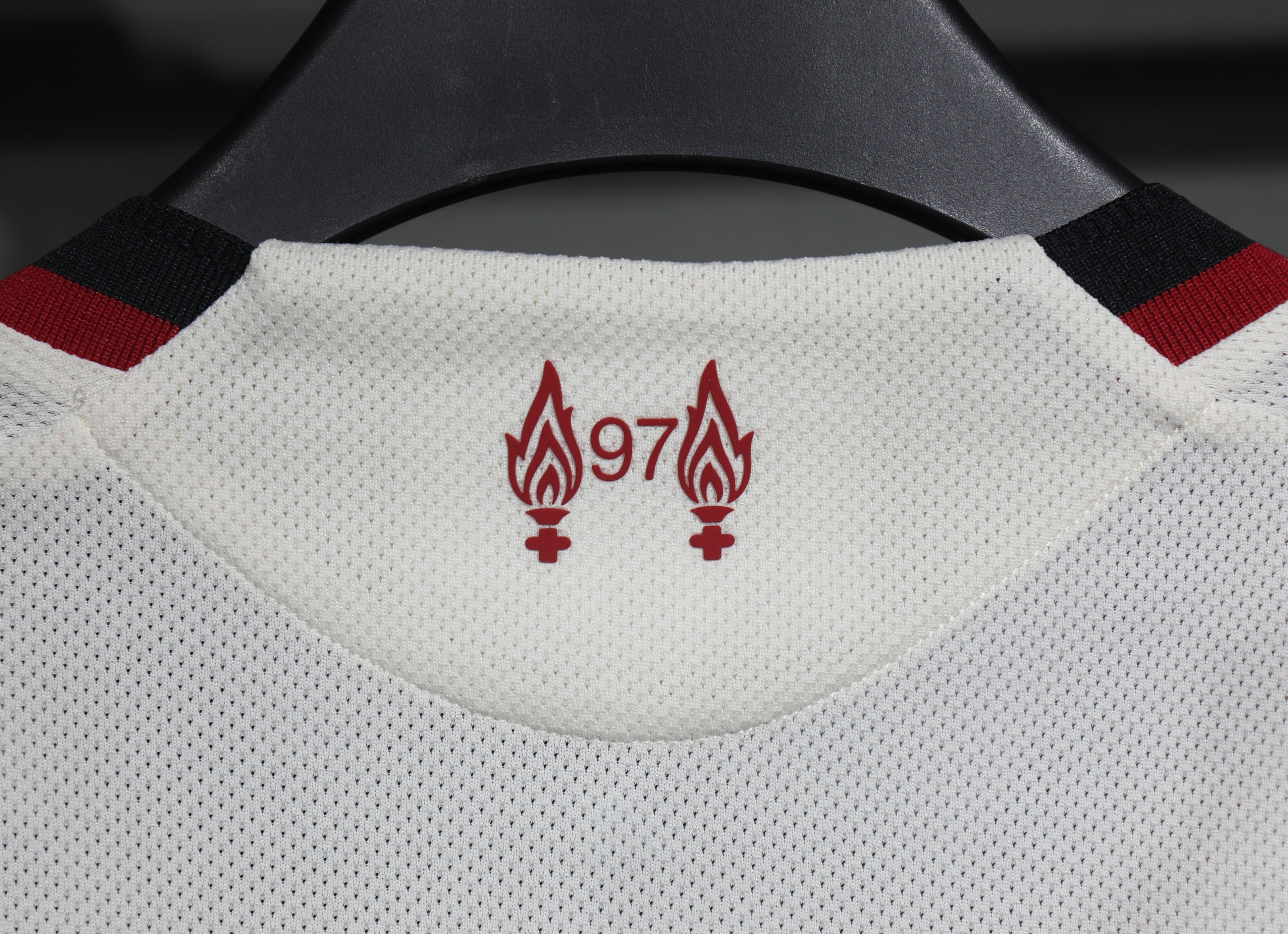 LIVERPOOL 25/26 VISITA