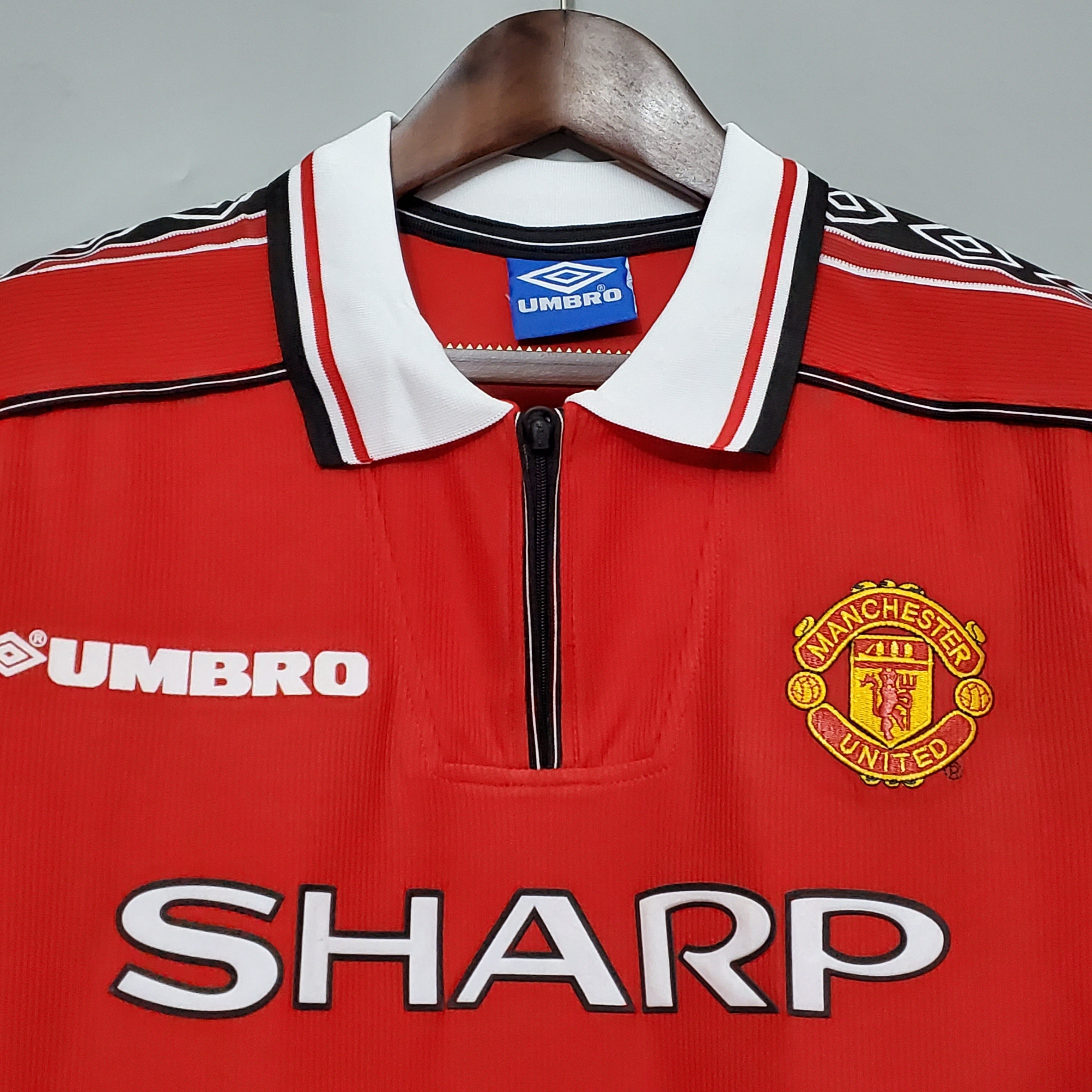 MANCHESTER UNITED 98/00 LOCAL